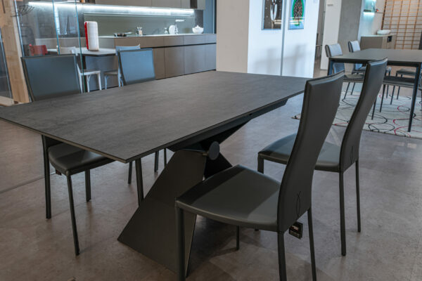 ALTACOM Tavolo SINTESI + CATTELAN 4 Sedie NINA XL - immagine 3