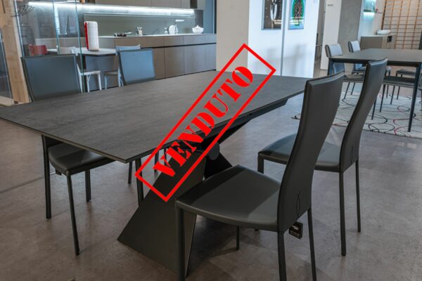 ALTACOM Tavolo SINTESI + CATTELAN 4 Sedie NINA XL