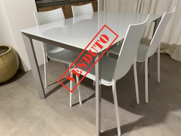 BONTEMPI Tavolo DUBLINO + 4 Sedie EVA